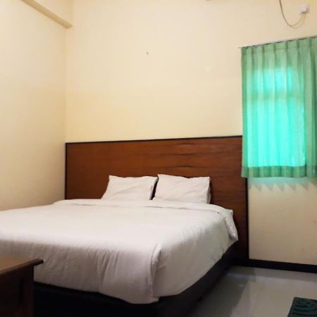 Hotel Pelangi Indah Semarang Exterior photo